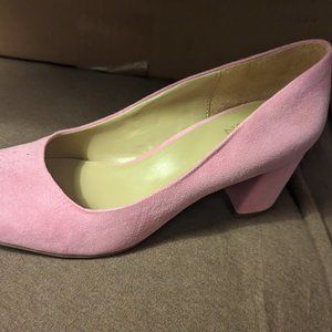 Naturalizer pumps